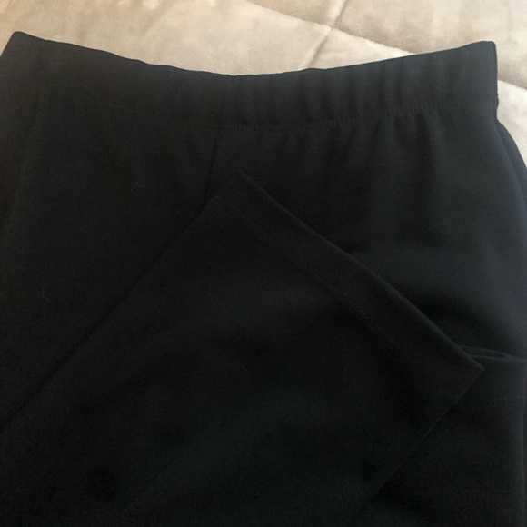 Susan Graver pull on wrinkle free black pants - Picture 2 of 3